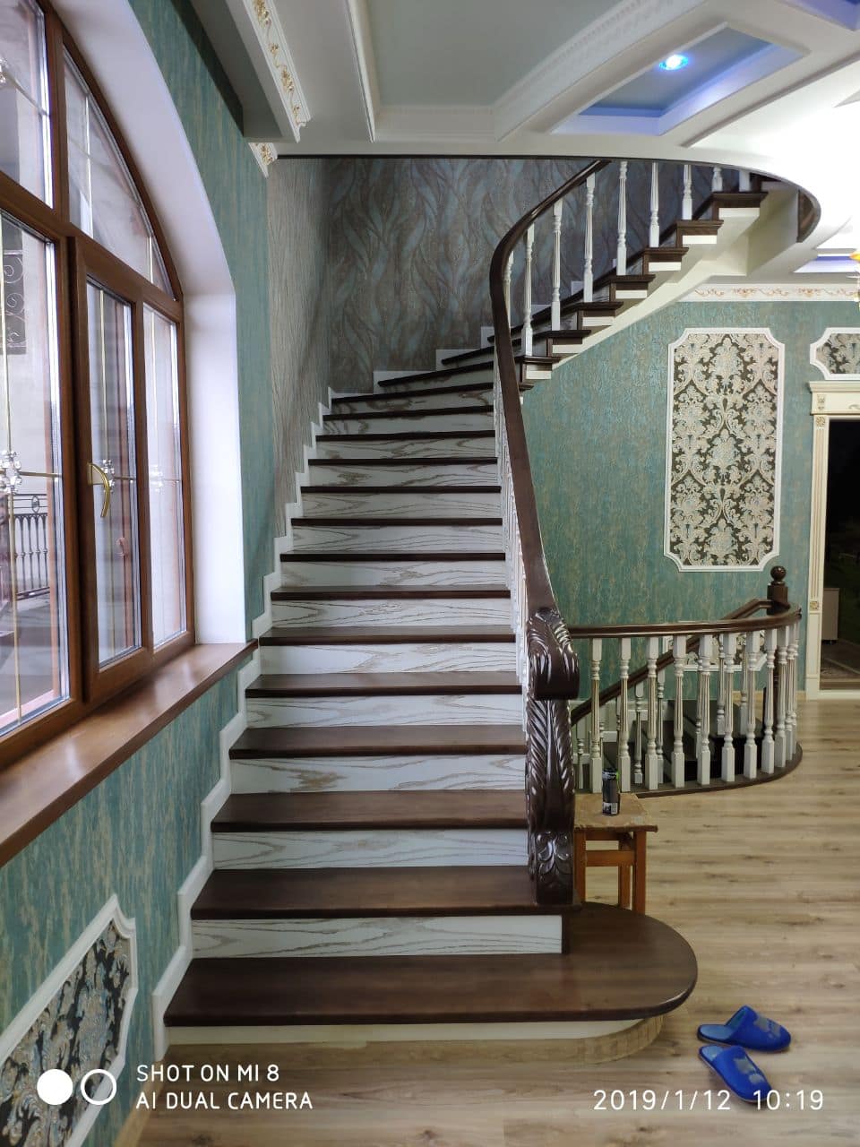 Деревянная лестница комбинированный цвет в Шымкенте | IDEAL